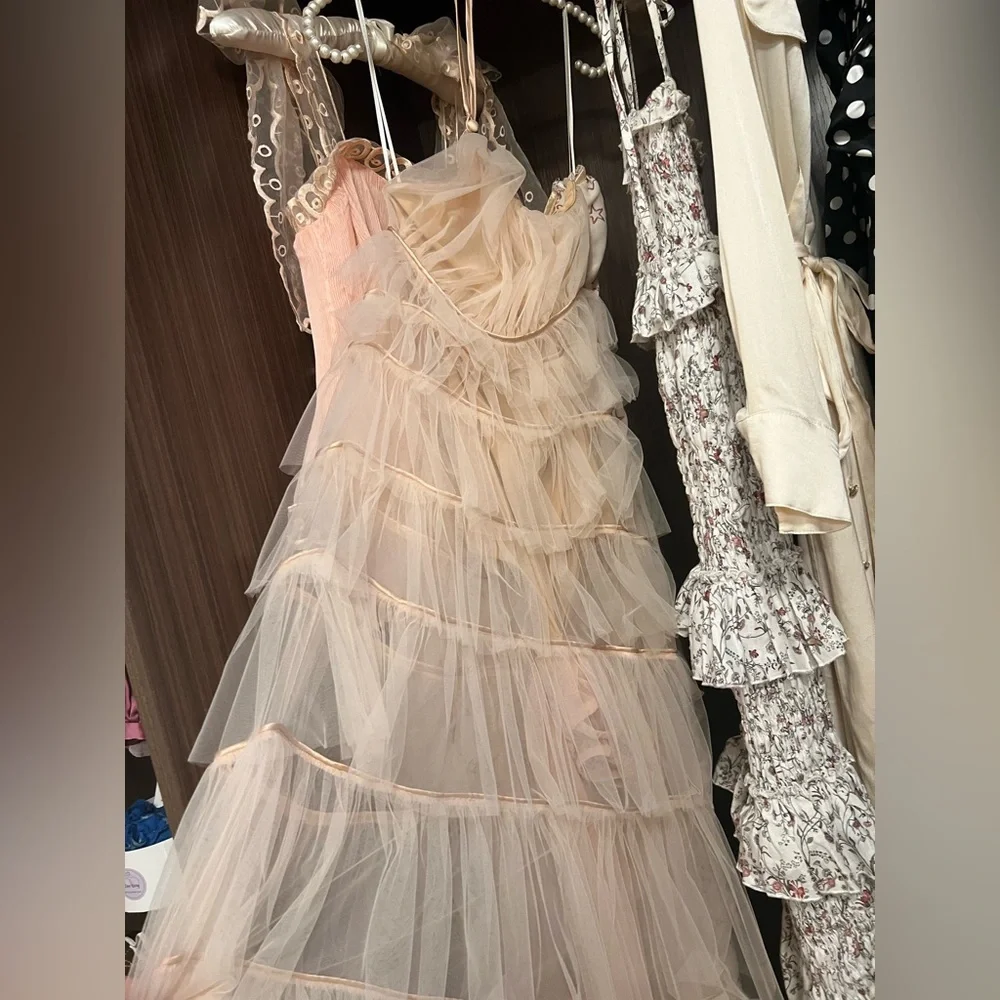 Simona Corsellini Italian hand made dress, as seen on supermodel Bella Hadid - Picture 7 of 11